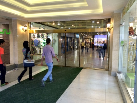 پروژه درب اتوماتیک شیشه‌ای مرکز خرید میلاد نور تهران