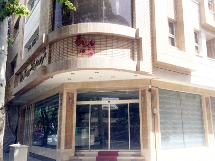 پروژه درب اتوماتیک شیشه‌ای دفتر فروش سهام شرکت پدیده